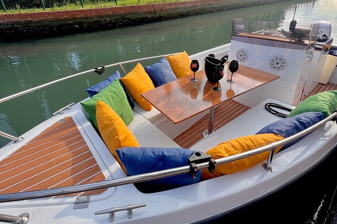 4 hours Private Boat Tour to Murano, Burano with local real guide - A Small-Group Boat Day Across the Venice Lagoon
