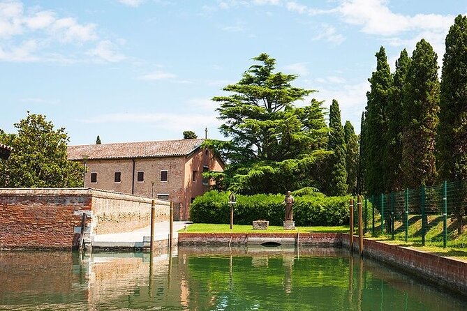 4 hours Private Boat Tour to Murano, Burano with local real guide - Sant Erasmo and the Lagoon Farms You Don’t Usually See