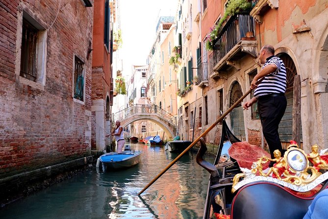 45-Minute or 1-hour Private Gondola Ride from Rialto - Timing, Timing, Timing: What Can Go Wrong on the Water