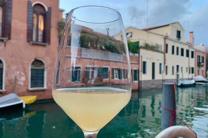 A Venetian Evening: Wine Tasting and Cicchetti with a Local Guide - Dorsoduro side streets: the first stop where the locals actually eat