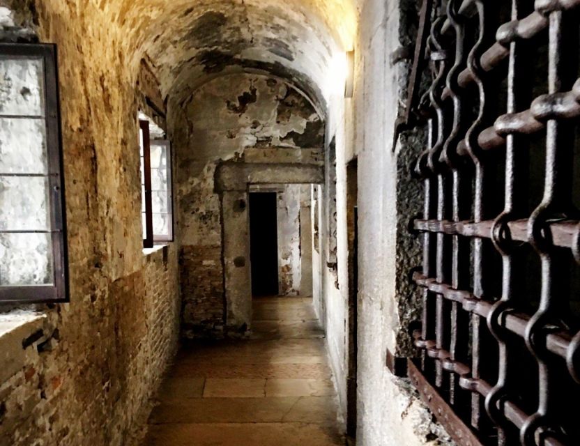 All-Inclusive Tour: Doge Palace, St Mark's Basilica & Square - What kind of traveler benefits most?