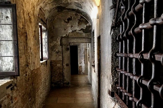 Doge's Palace Guided Tour - Golden Staircase Moments and the Rhythm of a 1-Hour Tour