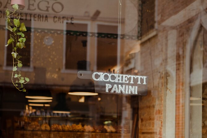 Eat like a Local: Venice Cicchetti and Wine Tasting Evening Tour - Venice cicchetti and wine: why this 3-hour crawl works