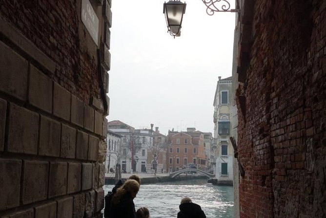 FriendInVenice: Experience the True Venice with a Private Tour - The Secret Door Opening: How You Start Seeing Venice