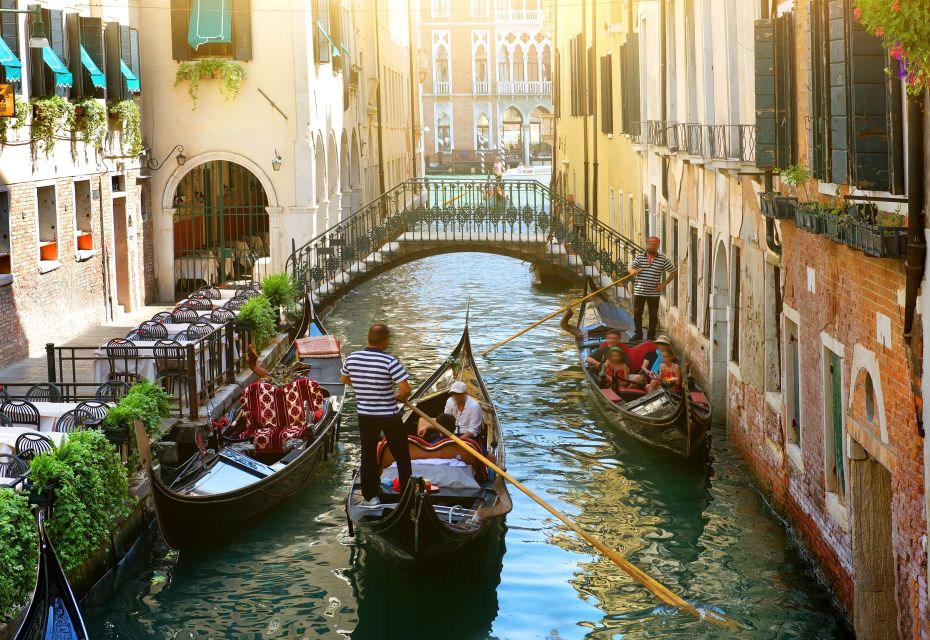 From Lake Garda: Full-Day Guided Group Tour of Venice - St. Mark’s Square tour with headphones: getting the landmarks in order