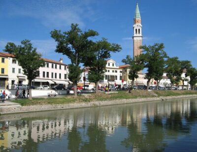 Full-Day Venice to Padua Burchiello Brenta Riviera Boat Cruise - Your Day on the Water: Locks, Swing Bridges, and the Slow “Chug”