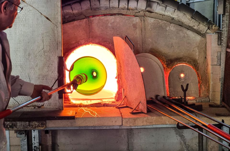 Glass Blowing Show Visit Murano Glass Factory & Showroom OMG - The guided tour and how to make the 15 minutes count