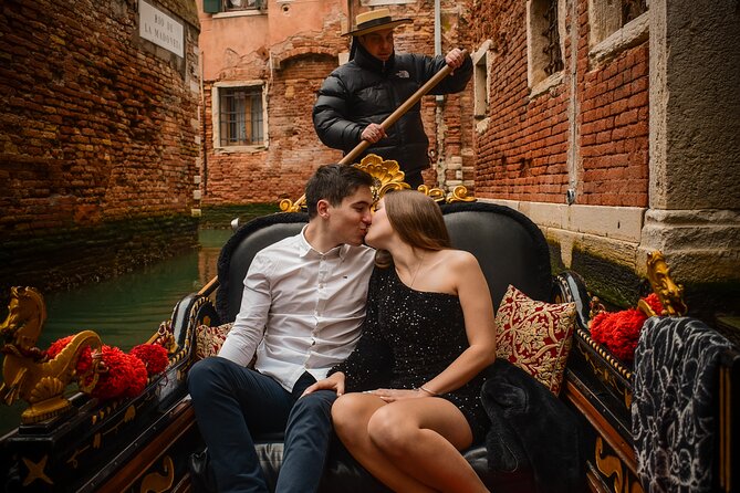 Luxurious Photoshoot in Venice - Meeting at Ponte di Rialto and how the 1.5 hours really works