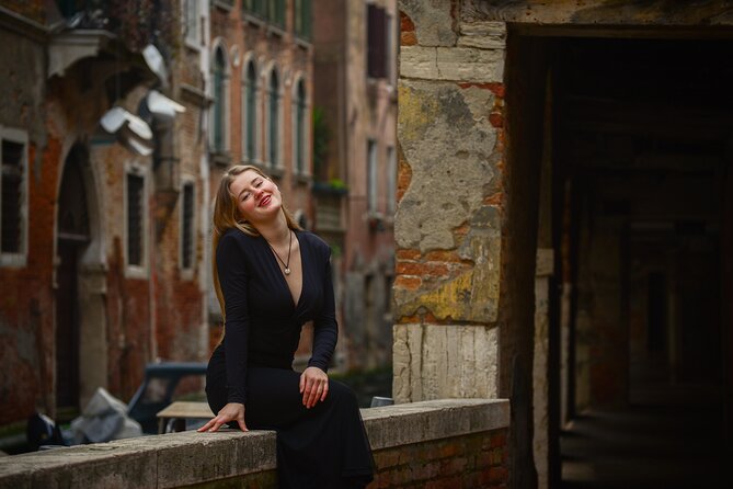 Luxurious Photoshoot in Venice - San Marco Square: classic architecture plus crowd-proof direction