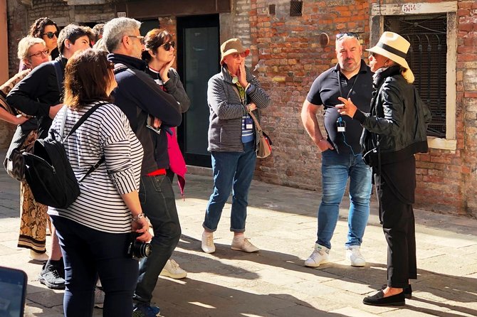 Morning Walking Tour of Venice with Gondola Ride - The 9:00 AM start: why this pacing works in Venice