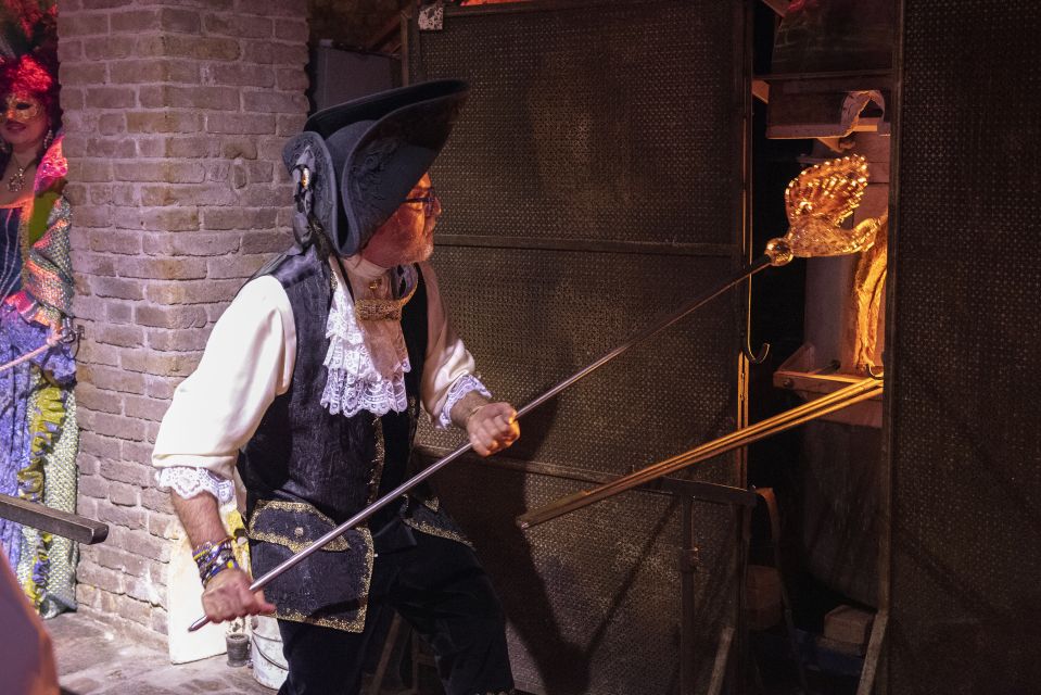 Murano: Glass Blowing Demonstration with Optional Drinks - The Music and the Atmosphere: Why This Demo Feels Different