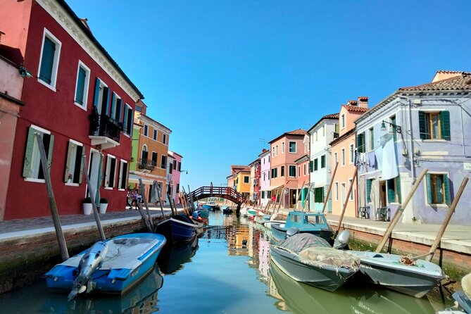 Murano Glass Experience With a Visit to a Burano Lace Island - Colleoni Murano glassworks: the demo and the showroom reality