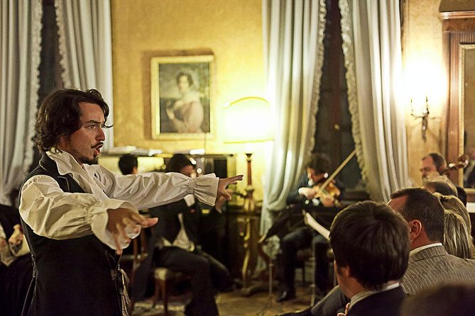 Musica a Palazzo 'Traveling Opera' Performance in Venice - Before the Show: Getting From Venice Streets Into Palace Candlelight