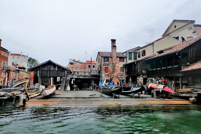Off the Beaten Path Walk in Venice - Punta della Dogana: the Dorsoduro tip, old customs building, and Fortune Goddess
