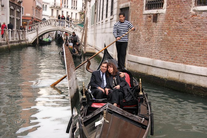 Private Crafted Gondola Ride on the Grand Canal - Starting Near St. Mark’s: Fast Access to the Right Waterway