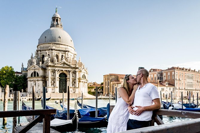 Private Photo Shoot in Venice with Gondola Ride - Price, group size, and the “private” part you’re paying for