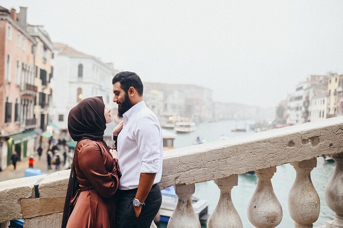 Private Photo Shoot in Venice with Gondola Ride Included - The Land Route: from San Marco to Rialto without rushing