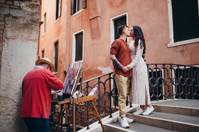 Private Photo Shoot in Venice with Gondola Ride Included - The gondola ride: 30 minutes of private calm on your schedule