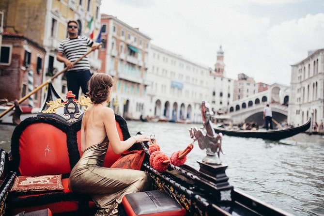 Private Photo Shoot in Venice with Gondola Ride Included - Timing, meeting point, and what to plan around