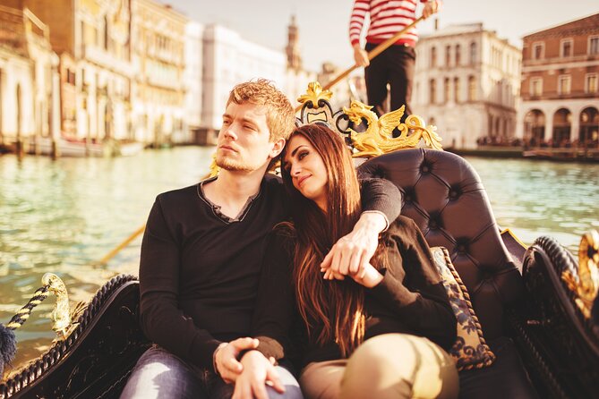 Private Photoshoot on Personal Gondola in Venice - St. Mark’s Piazza and Doge’s Palace: iconic spots without the headache