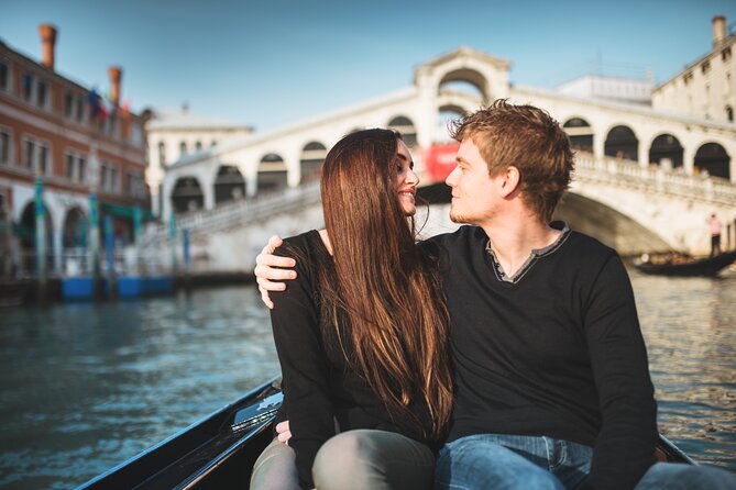 Private Photoshoot on Personal Gondola in Venice - Price and value: what $348.76 buys you in Venice
