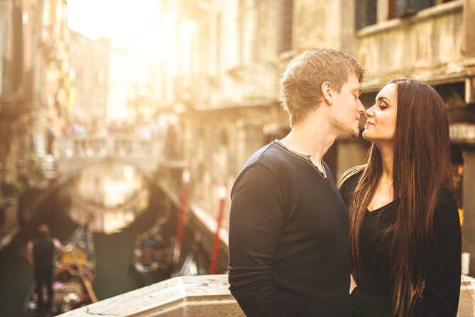 Private Photoshoot on Personal Gondola in Venice - Who this suits best, and who should consider alternatives