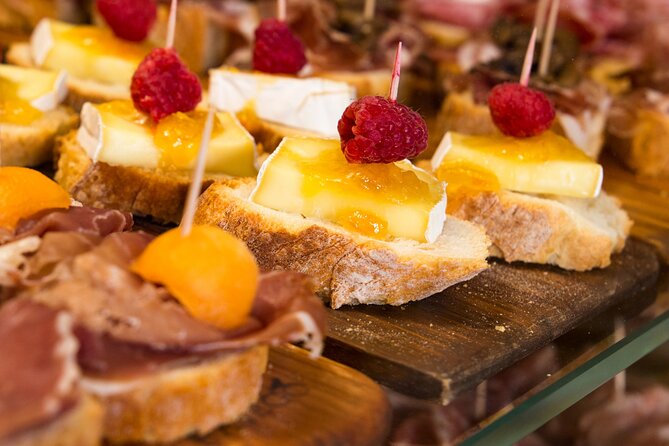 Private Secret Venice Tour; Rialto Market, San Polo & Food and Wine tasting - San Polo: Old Streets, Old Markets, Palazzo dei Camerlenghi