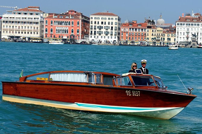 Private tour on Murano Island: discover the art of Artisanal Glassblowing - From St. Mark’s area to Murano: the boat ride that sets the mood