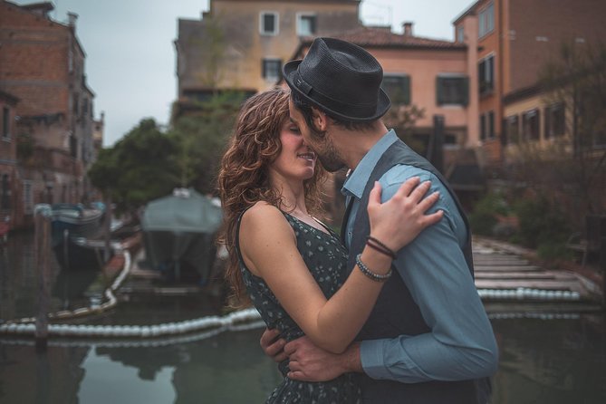 Professional Photographer in Venice, Italy - How the Photographer Gets Your Best Angles in Real Venice