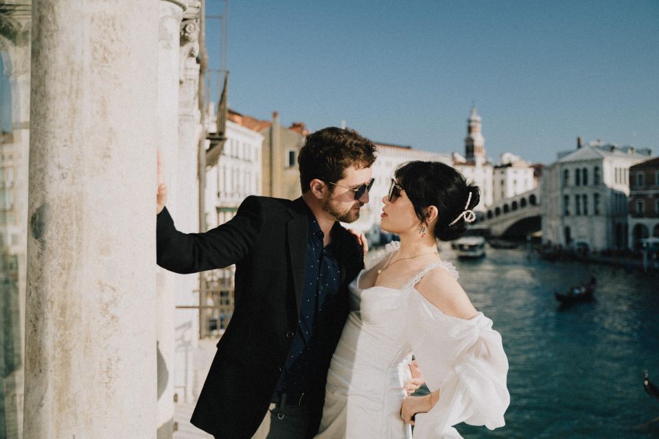 Professional Photoshoot in Venice - Working with your photographer: posing that feels natural