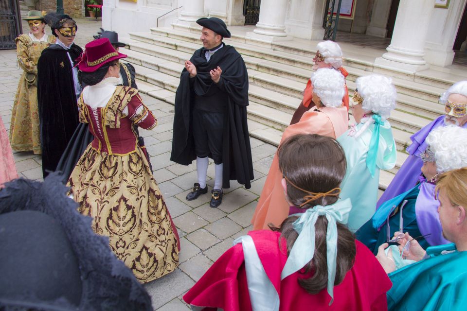 Secrets of Venice Carnival and Life of Casanova Tour - Palazzo Contarini del Bovolo and Campo Santo Stefano: the street-level Venice lesson