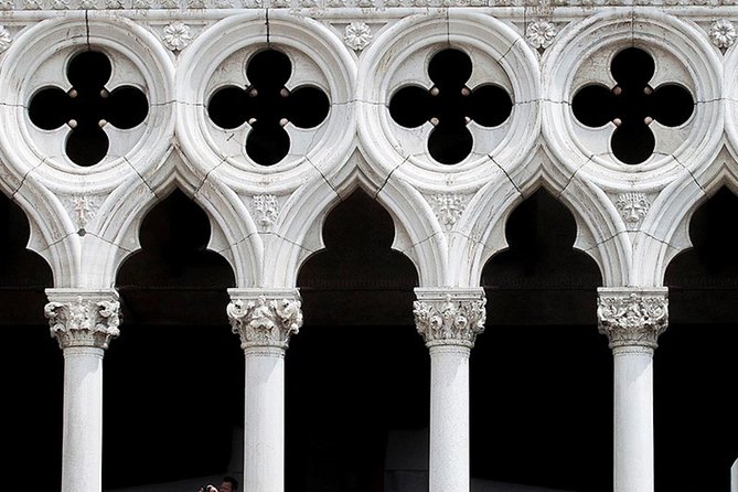 Skip the Line: Doge's Palace Guided Tour in Venice - Bridge of Sighs and the Prison Side: When the Tour Gets Real