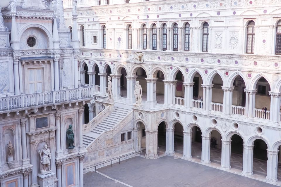 Skip-the-Line Guided Tour of Doge's Palace - From Campo San Zaccaria to the Palace Doors