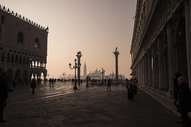 Skip the Line Venice Doge's Palace and St. Mark's Basilica Tour - Bridge of Sighs to Palazzo delle Prigioni Nuove: The Prison Route Stops