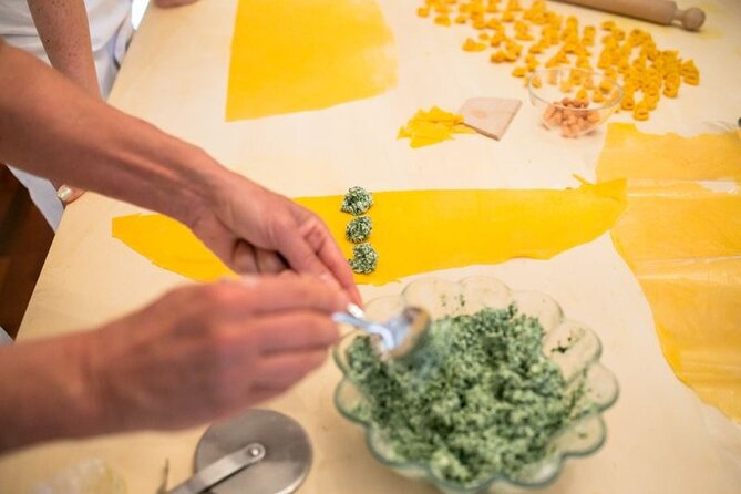 Small Group Pasta and Tiramisu Class at Local's Home in Venice - Small Group Size: Up to 16 and Why That Helps