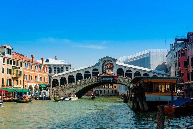 Small Group Venice Grand Canal Panoramic Tour - Entering the route: how your 1-hour ride actually feels
