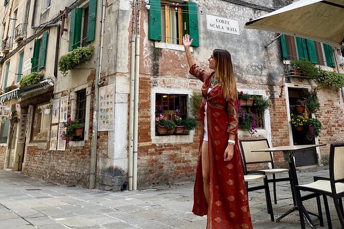 Small-Group Walking Tour of the Jewish Ghetto in Venice - Food, Biscuits, and an Art Stop Near the End
