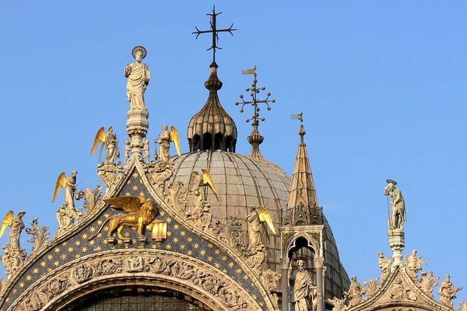 St. Mark’s Basilica Guided Tour with Venice Canals Gondola Ride - Shared gondola reality check: what 30 minutes feels like