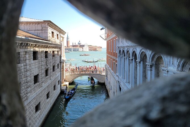 St Mark's, Doge's Palace, with Murano and Burano & Gondola Ride - Burano: Lace Making, Color Streets, and Time to Walk