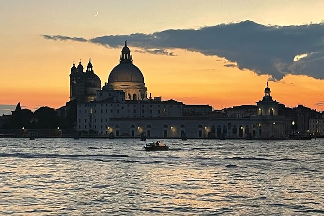 Sunset Jazz Catamaran Cruise with Aperitivo and Live Saxophone - Toward Lido di Venezia: calmer water, different Venice