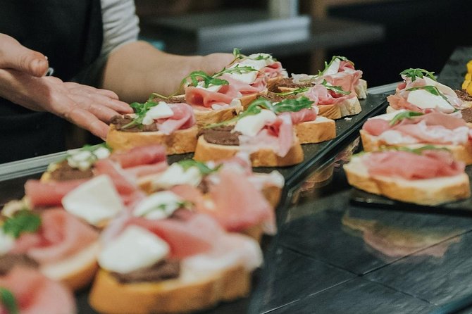 Tapas & Wines through secret Venice - The guide factor: what to look for in your host