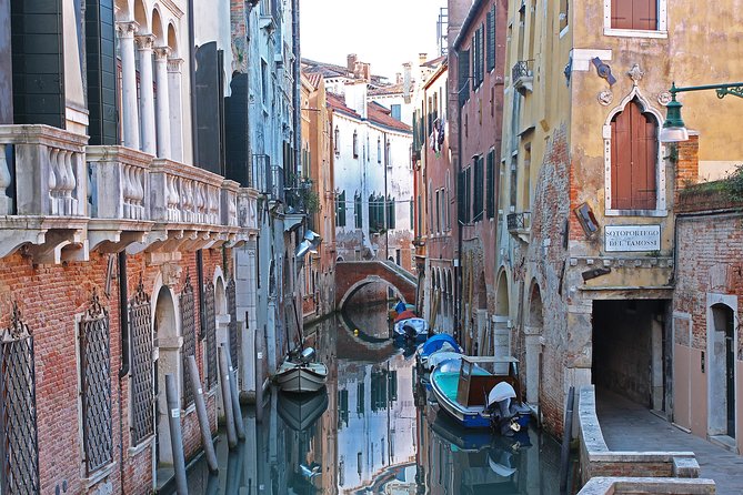Tour of The Real Hidden Venice - Rialto Bridge with context: what to look for beyond the crowd
