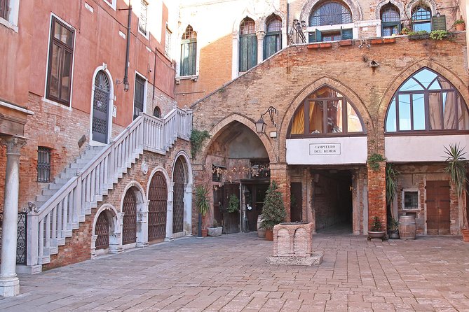 Tour of The Real Hidden Venice - Campo San Giacomo di Rialto and Mercato di Rialto: the trade life behind the beauty