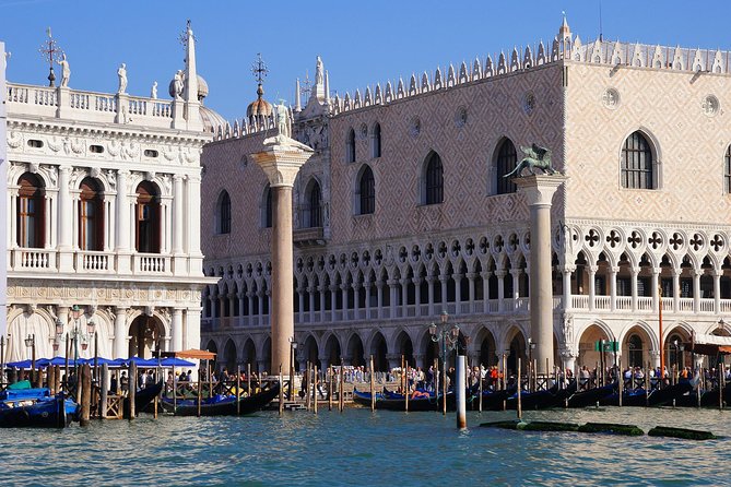 Tour of Venice in Doge's Palace and St Mark's Basilica - Guides, headsets, and the one thing that decides your enjoyment