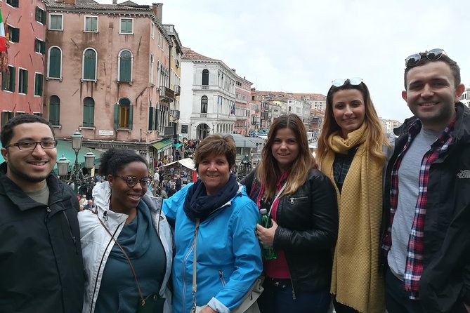 Venetian Cicchetti Street Food and Sightseeing Walking Tour - Rialto Bridge on foot: what you should expect