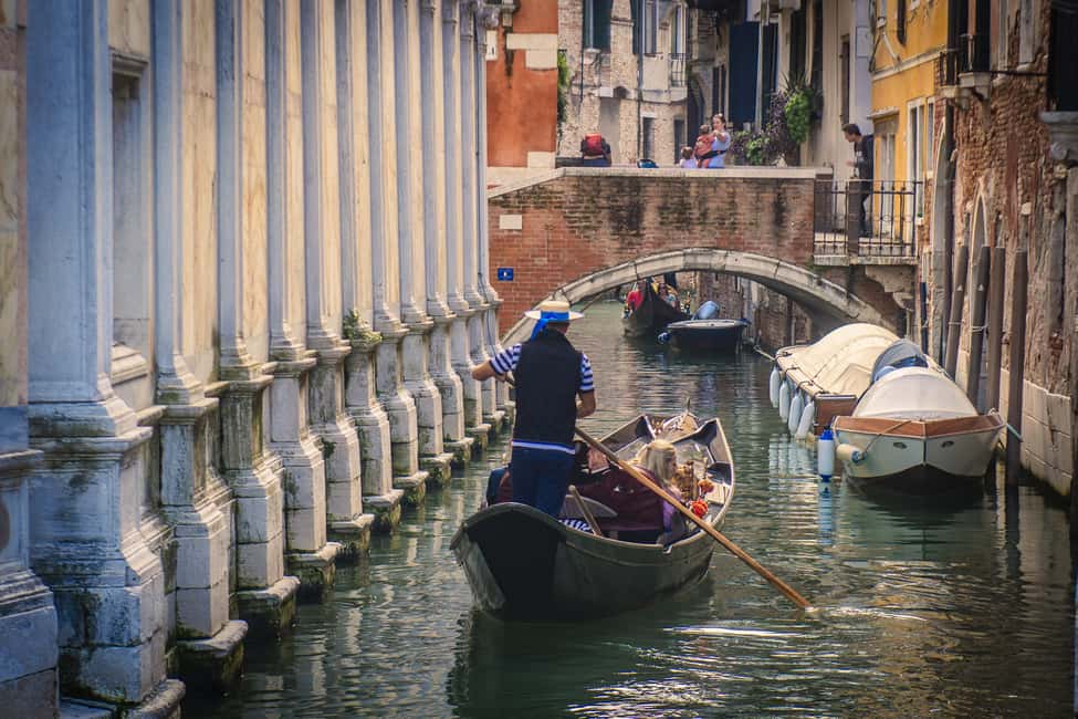 Venetian Private Sandolo tour - Where you meet: Campo Santa Maria Formosa and your sandolisti