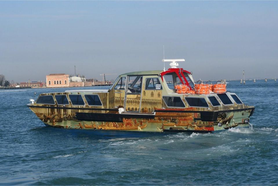 Venice: 1-Hour Panoramic Boat Tour - Doge’s Palace and the bell tower: seeing power from a distance