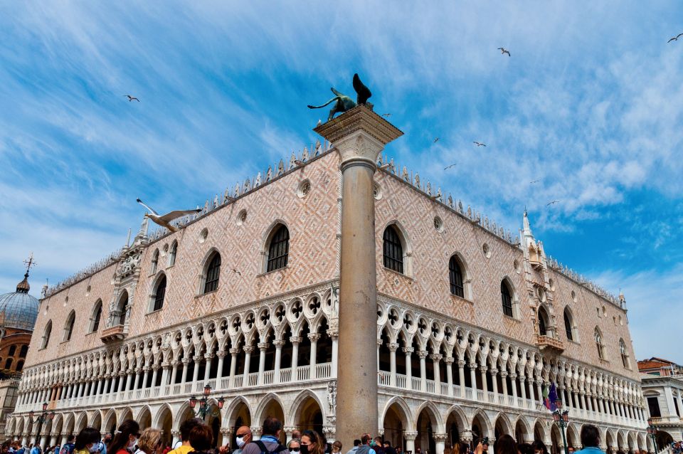 Venice: 1-Hour The Doge's Palace Tour - Sala del Maggior Consiglio: where Venice debated and decided