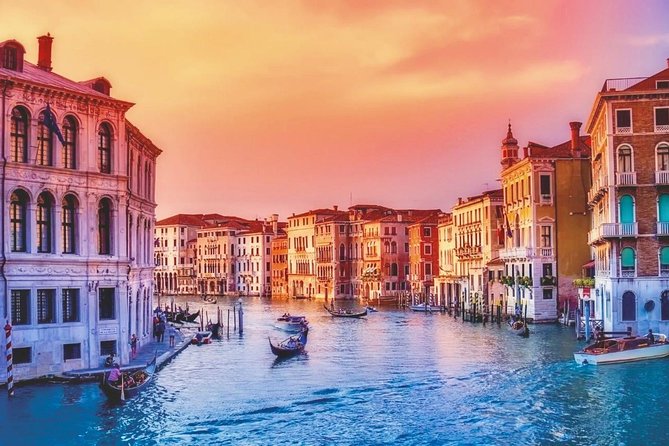 Venice: 30 min private Gondola Ride with Guide - Price and value: why this costs so much (and when it’s worth it)