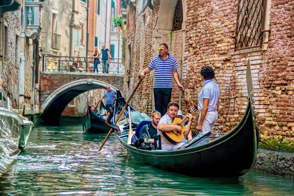 Venice: 30-Minute Gondola Ride on Grand Canal with Serenade - On the Water: How the Route Hits Santa Maria della Salute to Punta della Dogana